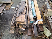 Partij diverse houten balken en planken - afbeelding 9 van  12