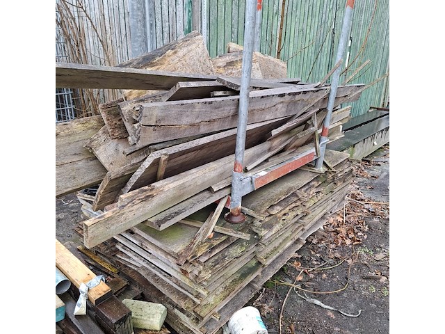 Partij diverse houten balken en planken - afbeelding 11 van  12
