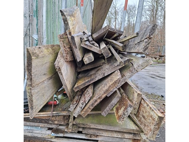 Partij diverse houten balken en planken - afbeelding 12 van  12