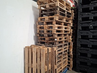 Partij diverse houten pallets