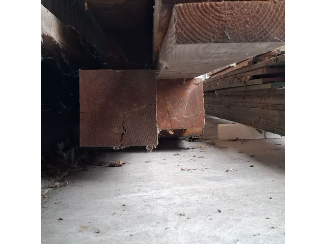 Partij diverse houten planken en balken - afbeelding 2 van  11