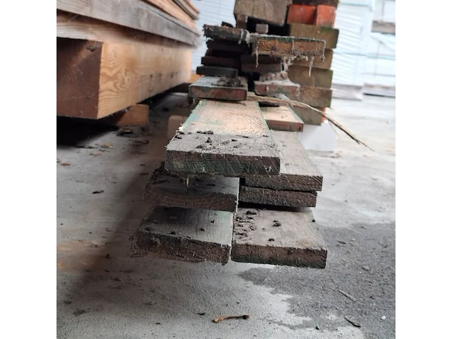 Partij diverse houten planken en balken - afbeelding 7 van  11