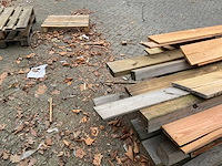 Partij diverse houten planken/balken - afbeelding 1 van  10