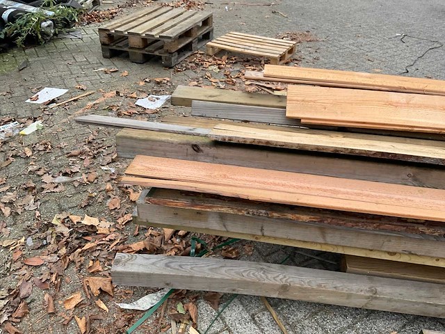 Partij diverse houten planken/balken - afbeelding 10 van  10