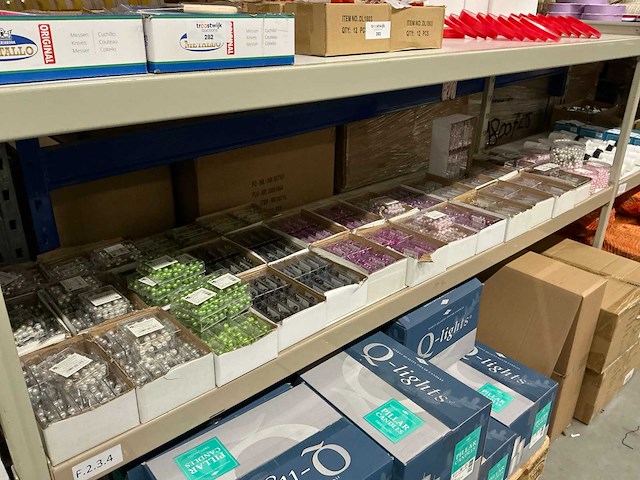 Partij diverse hr hat pins (330x) - afbeelding 1 van  18