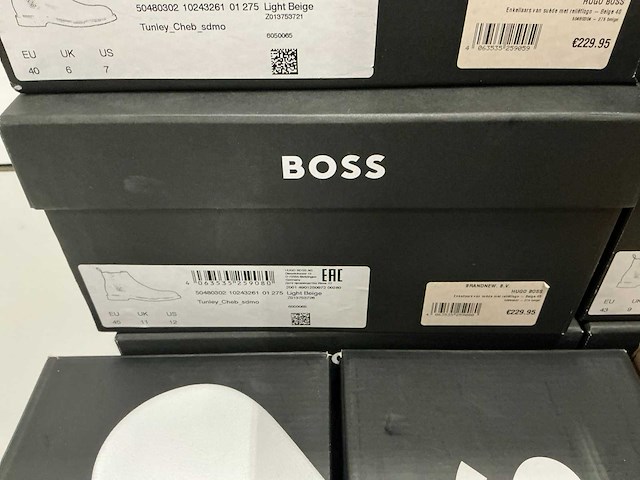 Partij diverse hugo boss heren schoenen (17x) - afbeelding 11 van  16