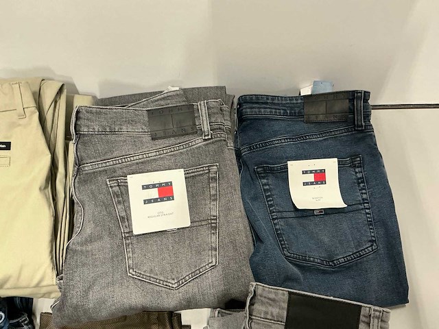Partij diverse hugo boss/calvin klein/armani exchange/tommy jeans heren broeken (22x) - afbeelding 6 van  19