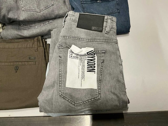 Partij diverse hugo boss/calvin klein/armani exchange/tommy jeans heren broeken (22x) - afbeelding 10 van  19