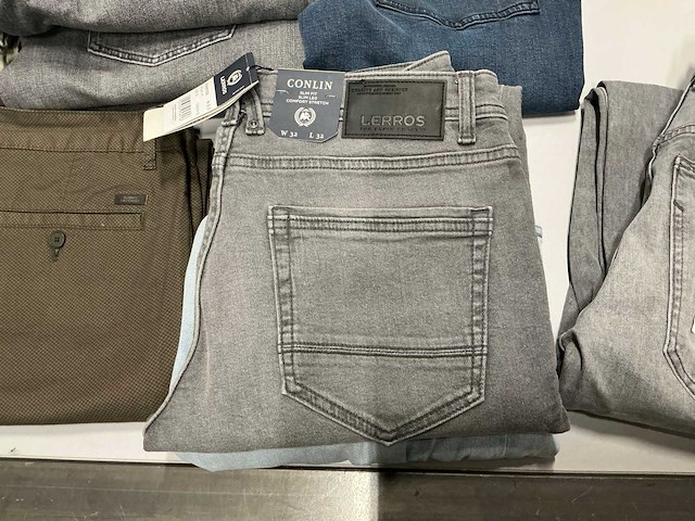 Partij diverse hugo boss/calvin klein/armani exchange/tommy jeans heren broeken (22x) - afbeelding 11 van  19