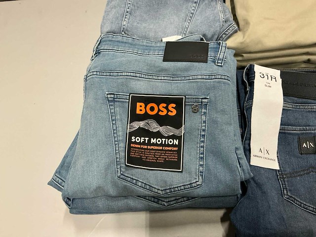 Partij diverse hugo boss/calvin klein/armani exchange/tommy jeans heren broeken (22x) - afbeelding 16 van  19