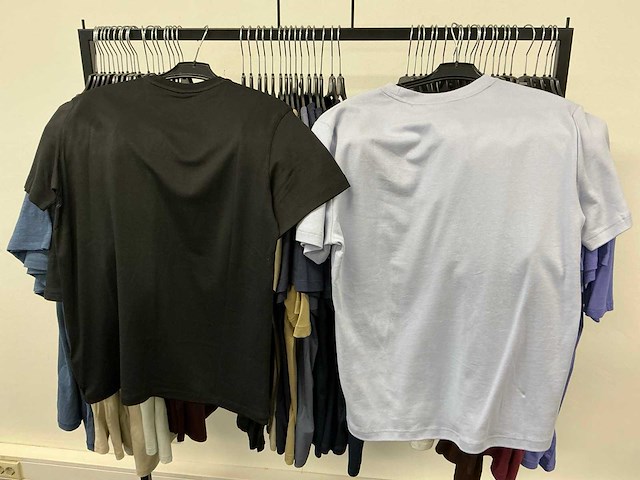 Partij diverse hugo boss/calvin klein/tommy jeans heren t-shirts (57x) - afbeelding 3 van  33