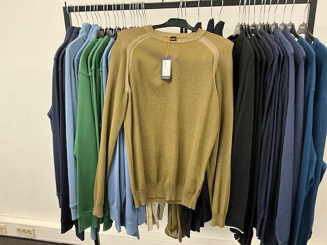Partij diverse hugoboss/armaniexchange/calvinklein/lyle&scott heren truien (37x) - afbeelding 5 van  24