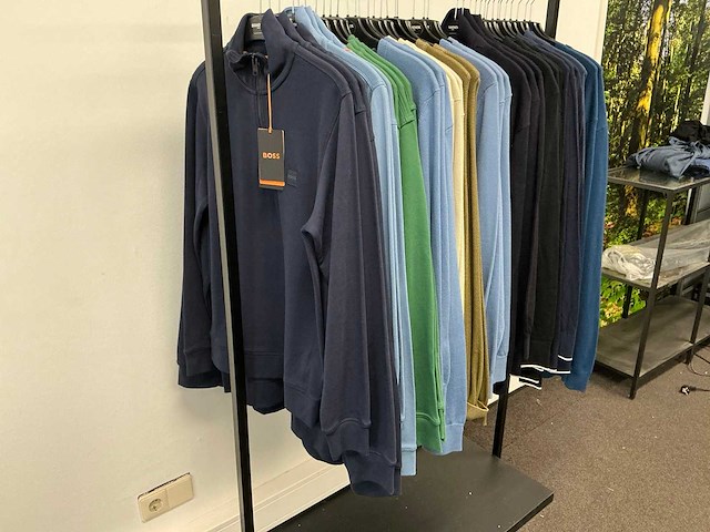 Partij diverse hugoboss/armaniexchange/calvinklein/lyle&scott heren truien (37x) - afbeelding 1 van  24