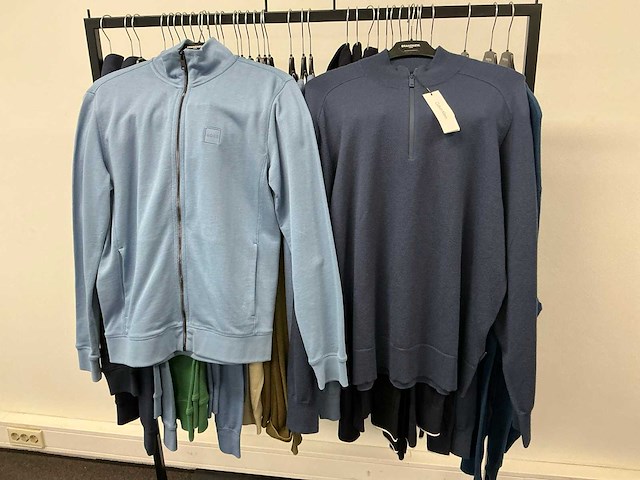 Partij diverse hugoboss/armaniexchange/calvinklein/lyle&scott heren truien (37x) - afbeelding 20 van  24
