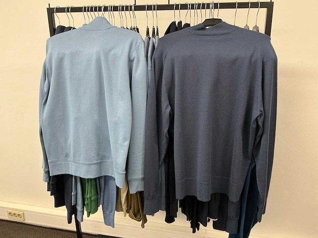 Partij diverse hugoboss/armaniexchange/calvinklein/lyle&scott heren truien (37x) - afbeelding 21 van  24