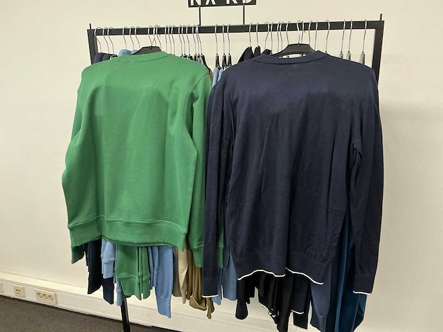 Partij diverse hugoboss/armaniexchange/calvinklein/lyle&scott heren truien (37x) - afbeelding 23 van  24