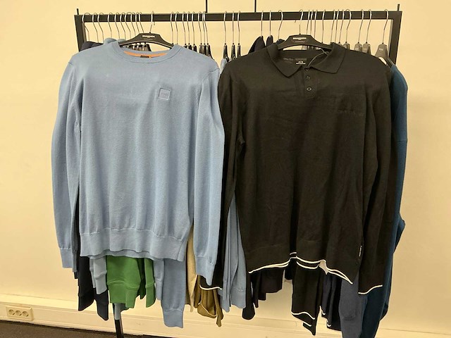 Partij diverse hugoboss/armaniexchange/calvinklein/lyle&scott heren truien (37x) - afbeelding 24 van  24