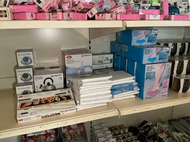 Partij diverse huishoudelijke items (36x) - afbeelding 1 van  6
