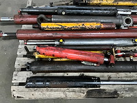 Partij diverse hydrauliek cilinders - afbeelding 3 van  6