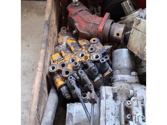 Partij diverse hydraulische pompen - afbeelding 13 van  17