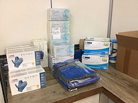 Partij diverse hygiëne producten - afbeelding 1 van  5
