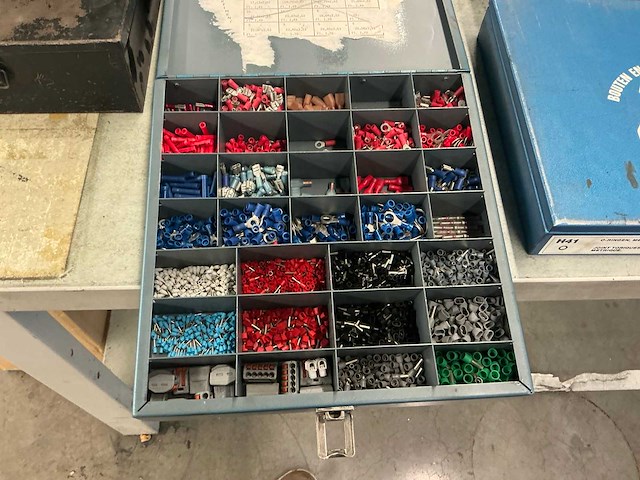 Partij diverse ijzerwaren en klein materiaal - afbeelding 11 van  11