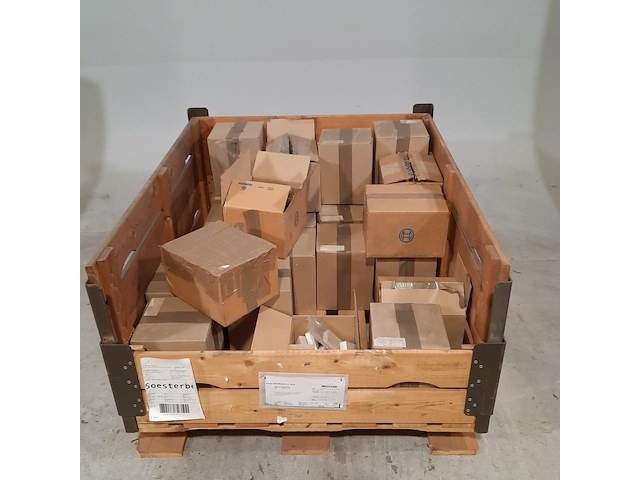 Partij diverse ijzerwaren, o.a. bosch - afbeelding 1 van  8