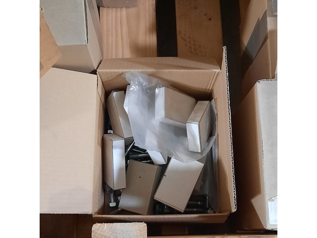 Partij diverse ijzerwaren, o.a. bosch - afbeelding 3 van  8