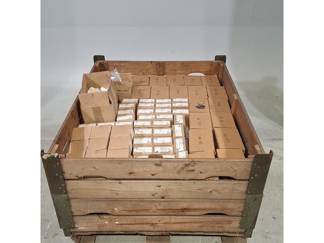 Partij diverse ijzerwaren - afbeelding 1 van  7