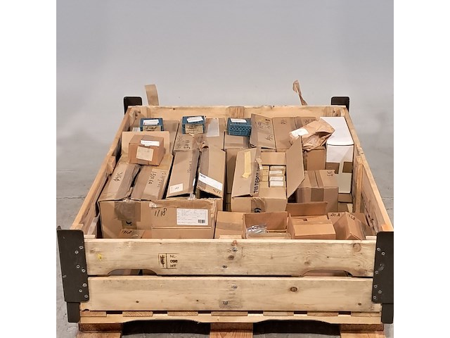 Partij diverse ijzerwaren - afbeelding 1 van  7