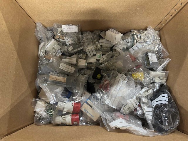 Partij diverse industriële elektra koppelingen & connectoren - afbeelding 7 van  7