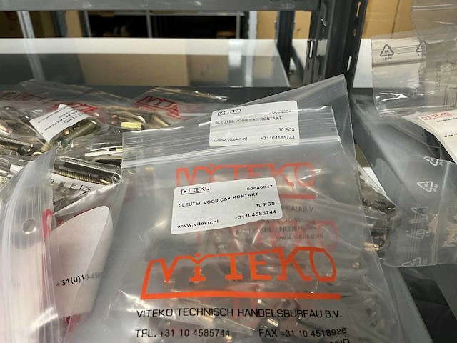 Partij diverse installatie benodigdheden - afbeelding 2 van  41