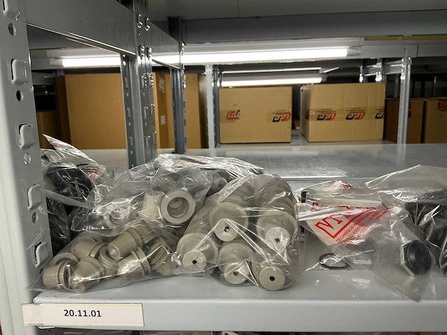 Partij diverse installatie benodigdheden - afbeelding 6 van  41