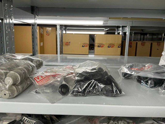 Partij diverse installatie benodigdheden - afbeelding 7 van  41