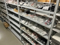 Partij diverse installatie benodigdheden - afbeelding 1 van  41