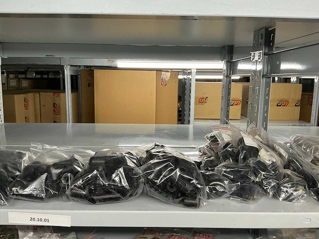 Partij diverse installatie benodigdheden - afbeelding 33 van  41