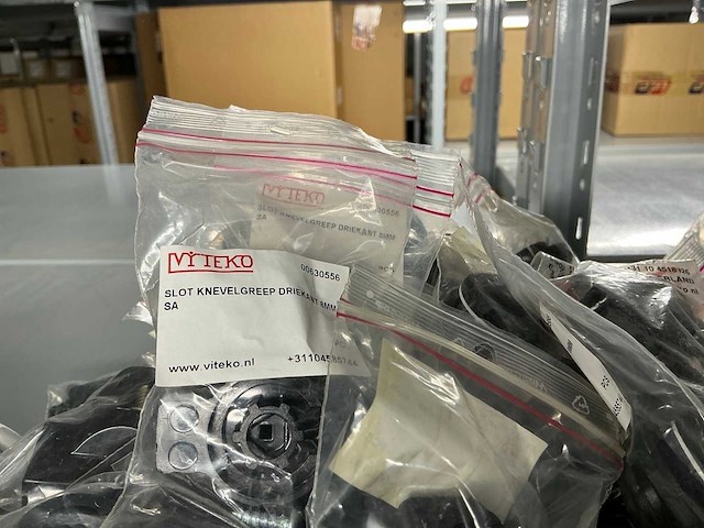 Partij diverse installatie benodigdheden - afbeelding 34 van  41