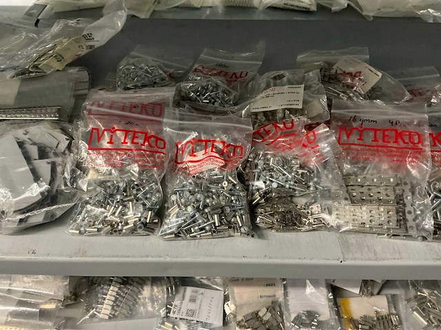 Partij diverse installatie benodigdheden - afbeelding 14 van  16