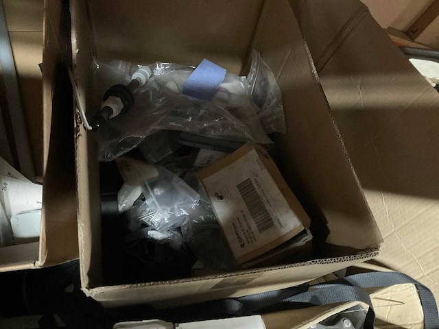 Partij diverse installatie materialen - afbeelding 1 van  1