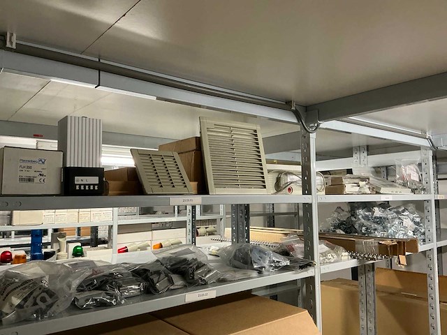 Partij diverse installatie materialen - afbeelding 1 van  17