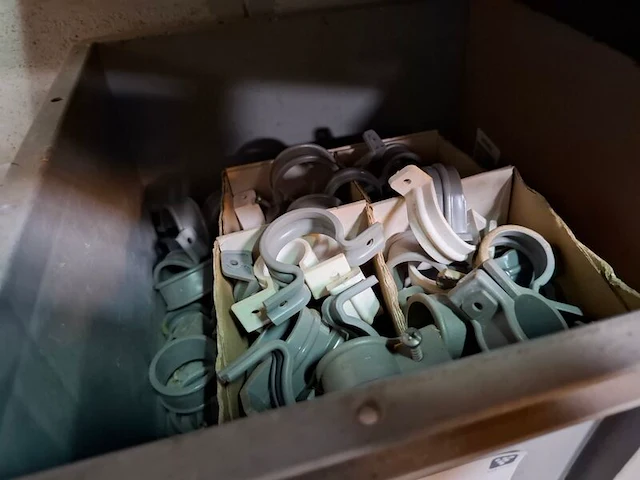 Partij diverse installatiemateriaal - afbeelding 29 van  34