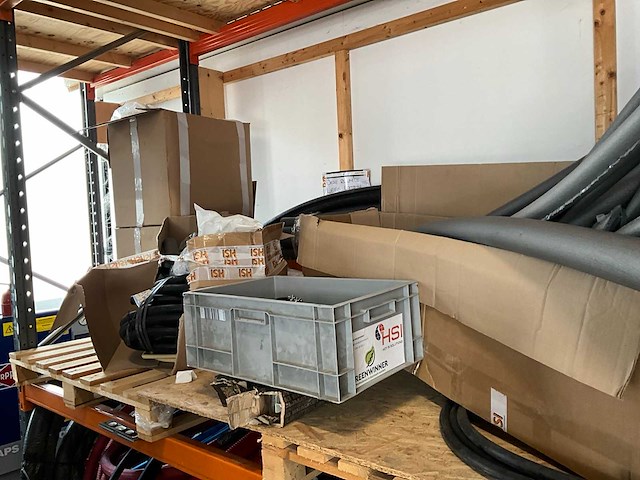 Partij diverse installatiematerialen - afbeelding 2 van  12