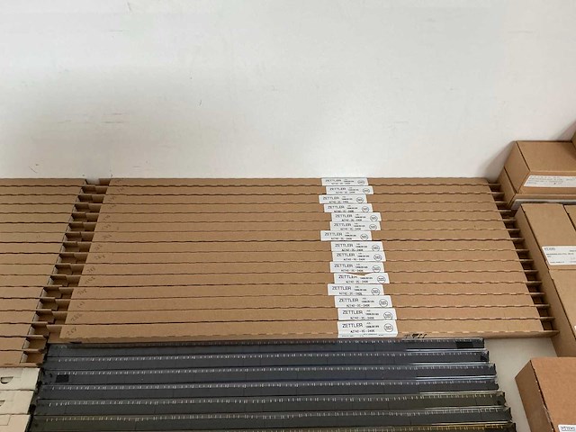 Partij diverse insteekrelais/printrelais (1460x) - afbeelding 9 van  15