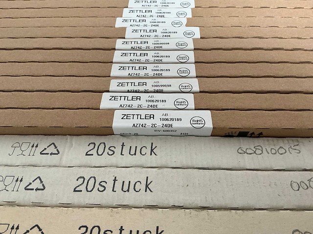 Partij diverse insteekrelais/printrelais (1460x) - afbeelding 10 van  15