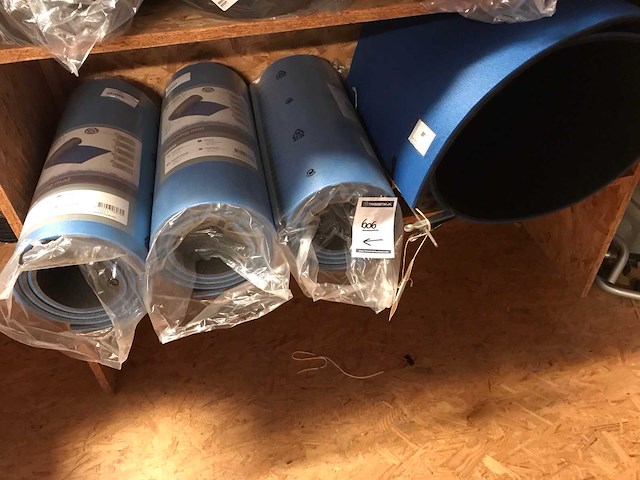 Partij diverse isolatie slaapmatten (20x) - afbeelding 7 van  10