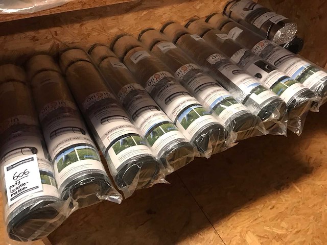 Partij diverse isolatie slaapmatten (20x) - afbeelding 9 van  10