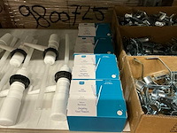 Partij diverse items ( steel houders / roerstaafjes/ pompjes ) (146x) - afbeelding 2 van  3