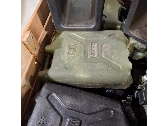 Partij diverse jerrycans - afbeelding 3 van  6