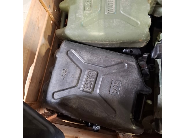 Partij diverse jerrycans - afbeelding 4 van  6