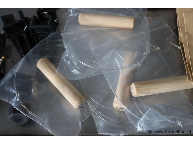 Partij diverse kaas snij-onderdelen o.a. boska cheese-o-matic snijdraden voor kaassnijmachine - afbeelding 11 van  13